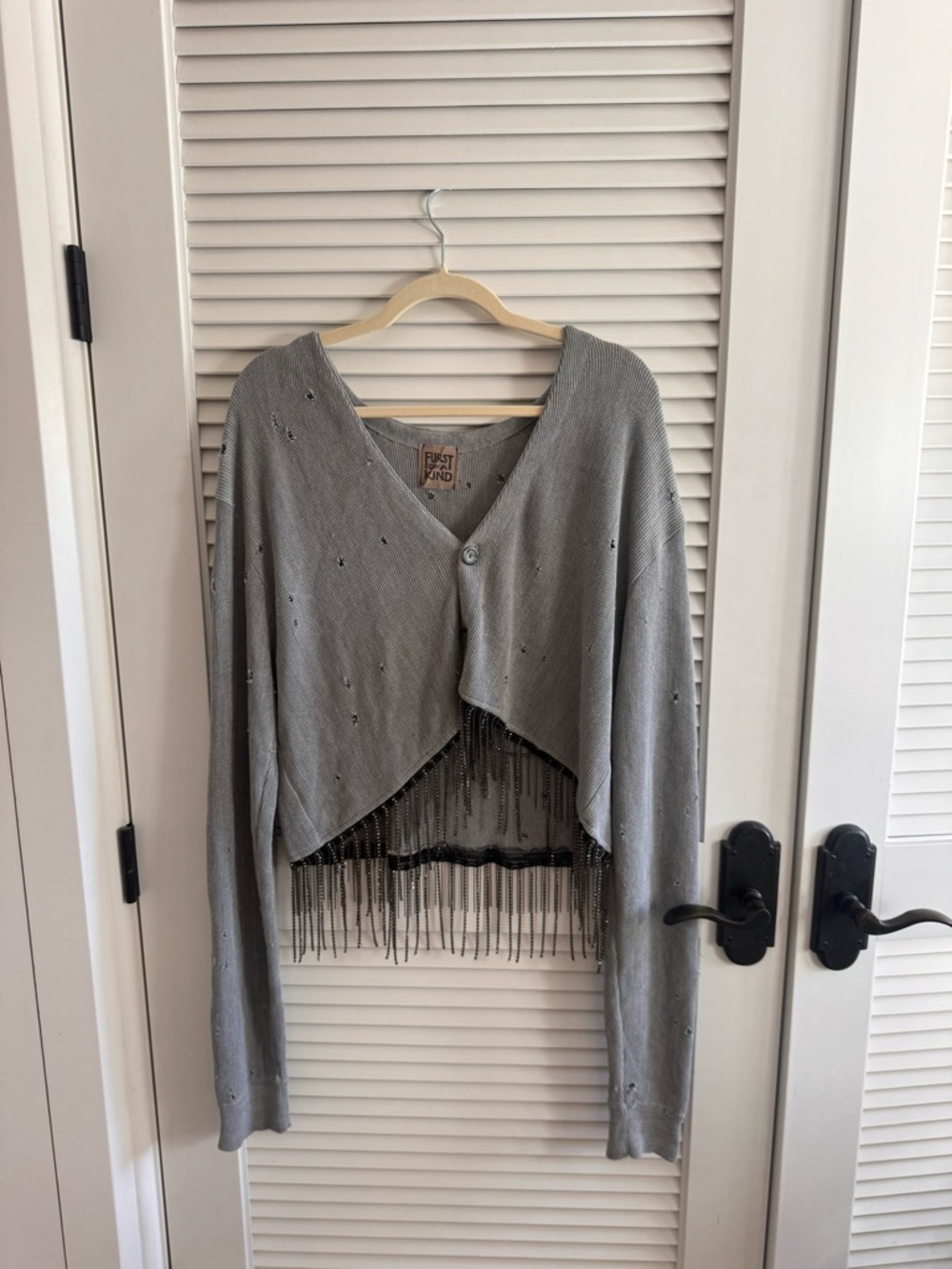 LF Stores Vintage Distressed Gray V-Neck Cropped Cardigan with Beaded Fringe